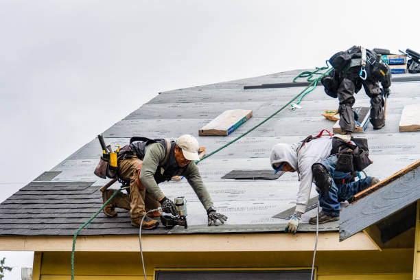 Professional Gutter Installation technician working in Estacada, OR